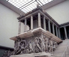 Пергамский алтарь (фрагмент)