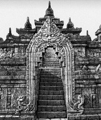 Портал храма Боробудур (ок. 800 г.)